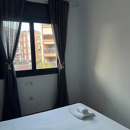 Con Piscina A Pasos Del Mar *