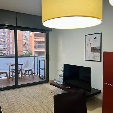 Con Piscina A Pasos Del Mar