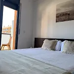 Con Piscina A Pasos Del Mar *