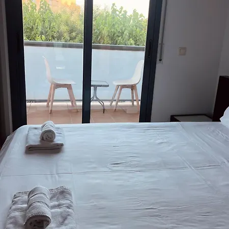 Con Piscina A Pasos Del Mar