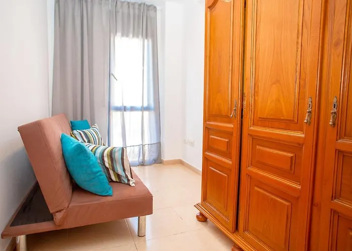 Con Piscina A Pasos Del Mar *