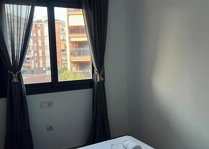 Con Piscina A Pasos Del Mar *