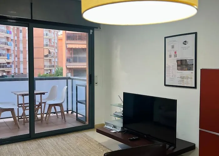 Con Piscina A Pasos Del Mar