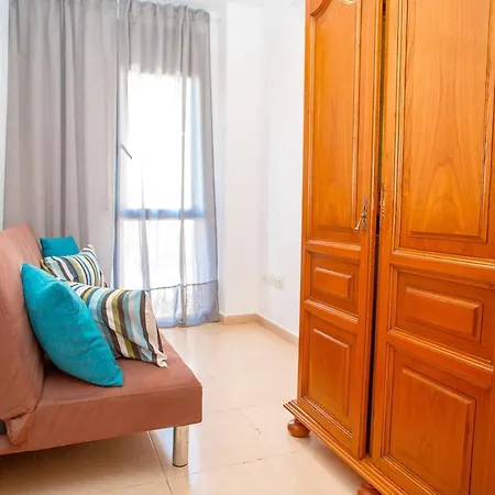 Con Piscina A Pasos Del Mar *